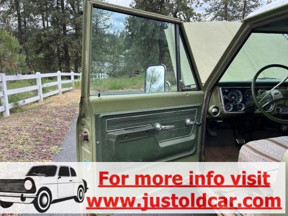 1972 Chevrolet Suburban K2500 Green 4WD Automatic