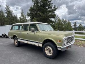 1972 Chevrolet Suburban K2500 Green 4WD Automatic